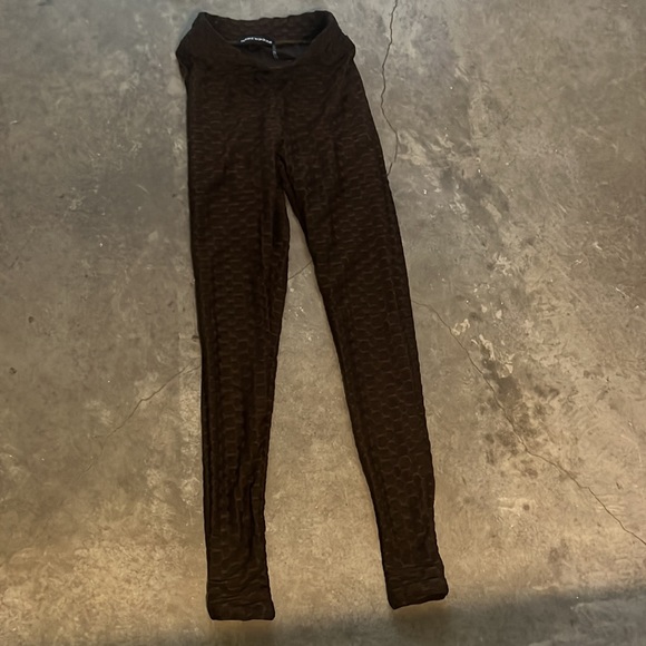 Never been worn two piece honey comb set. It fits super cute and comfy. - Picture 4 of 6